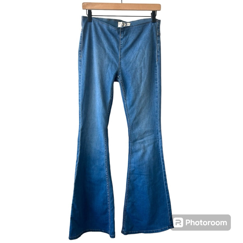 Free People Flare Penny Pull On Jeans Size 27 GUC Q0716